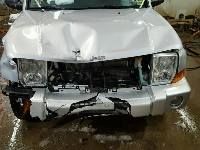 1J8HG48K86C365392 - 2006 JEEP COMMANDER SILVER photo 9
