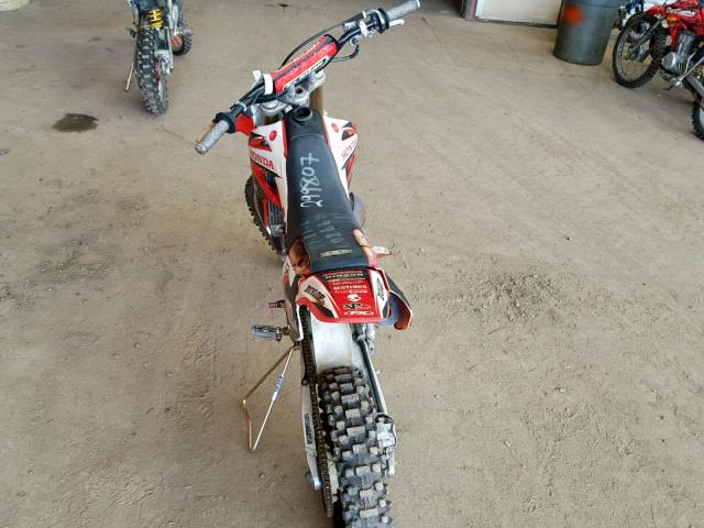 JH2HE07C96K301245 - 2006 HONDA CR85 R RED photo 4