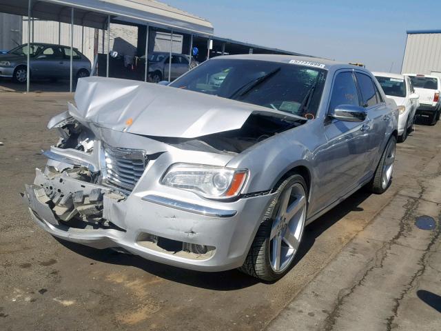 2C3CCACG5CH310278 - 2012 CHRYSLER 300 LIMITE SILVER photo 2