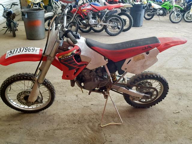 JH2HE04CX2K900993 - 2002 HONDA CR80 R RED photo 3