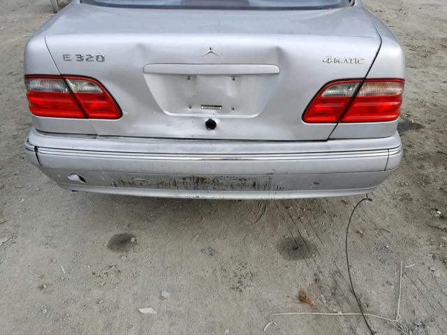 WDBJF82J41X051399 - 2001 MERCEDES-BENZ E 320 4MAT GRAY photo 9