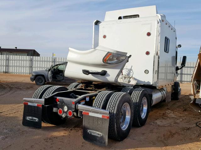 1FUJGEBG4CLBL7366 - 2012 FREIGHTLINER CASCADIA 1 WHITE photo 4