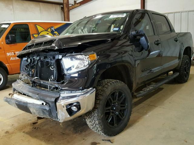 5TFDW5F19JX745769 - 2018 TOYOTA TUNDRA CRE BLACK photo 2