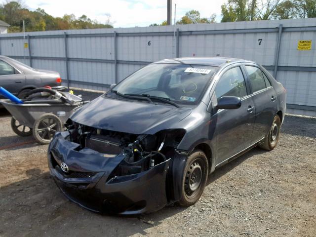 JTDBT923284031086 - 2008 TOYOTA YARIS GRAY photo 2