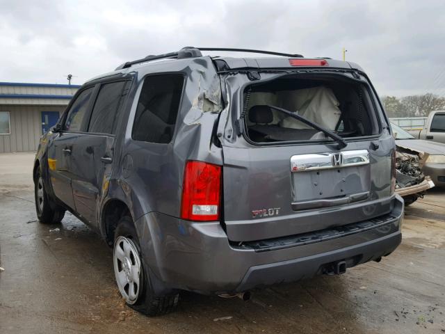 5FNYF3H26BB002624 - 2011 HONDA PILOT LX GRAY photo 3