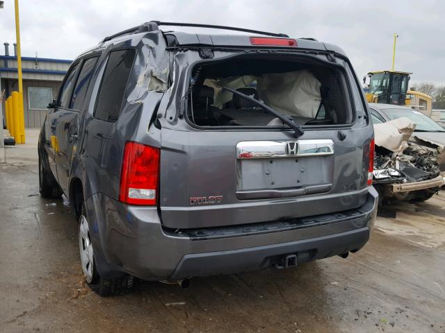 5FNYF3H26BB002624 - 2011 HONDA PILOT LX GRAY photo 9