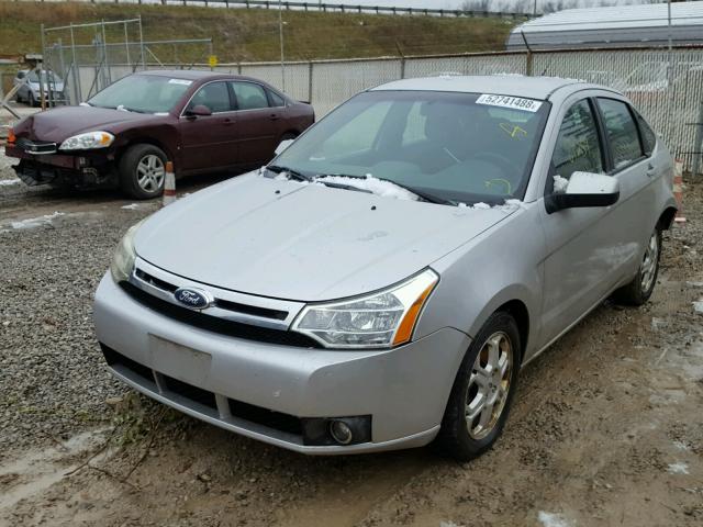 1FAHP36N09W133683 - 2009 FORD FOCUS SES SILVER photo 2