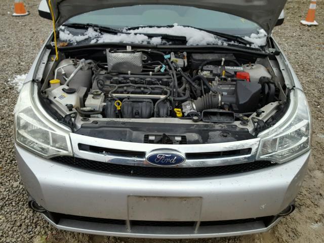 1FAHP36N09W133683 - 2009 FORD FOCUS SES SILVER photo 7