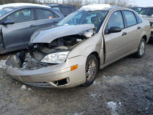 1FAHP34N37W193358 - 2007 FORD FOCUS ZX4 GOLD photo 2