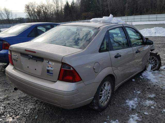 1FAHP34N37W193358 - 2007 FORD FOCUS ZX4 GOLD photo 4