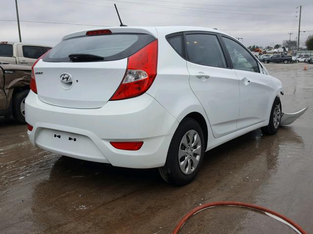 KMHCT5AE6GU238705 - 2016 HYUNDAI ACCENT SE WHITE photo 4