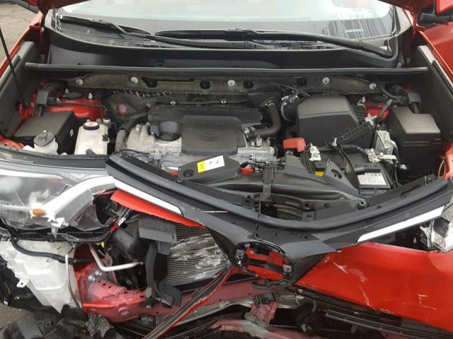 JTMWFREV9HJ135985 - 2017 TOYOTA RAV4 XLE RED photo 7