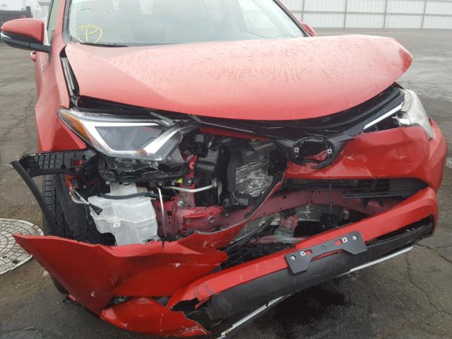 JTMWFREV9HJ135985 - 2017 TOYOTA RAV4 XLE RED photo 9