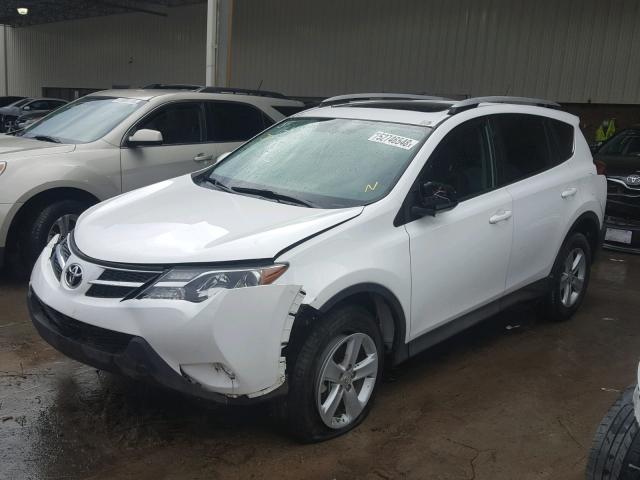 2T3WFREV4EW121635 - 2014 TOYOTA RAV4 XLE WHITE photo 2