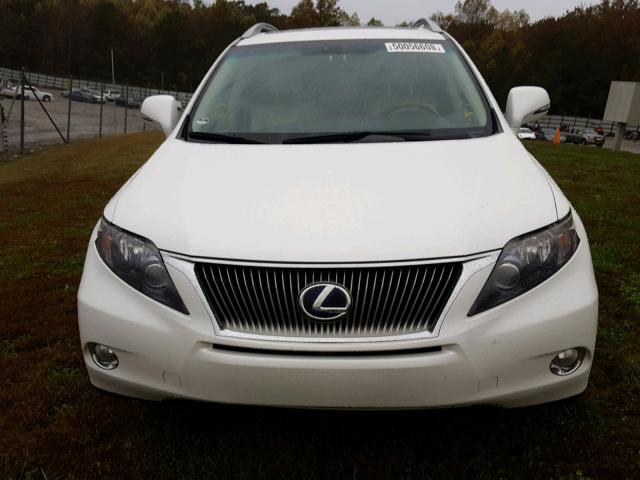 JTJBC1BA8A2402637 - 2010 LEXUS RX 450 WHITE photo 9