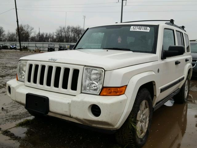 1J8HG48N16C244911 - 2006 JEEP COMMANDER WHITE photo 2
