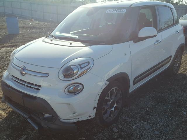 ZFBCFADH6EZ008918 - 2014 FIAT 500L TREKK WHITE photo 2