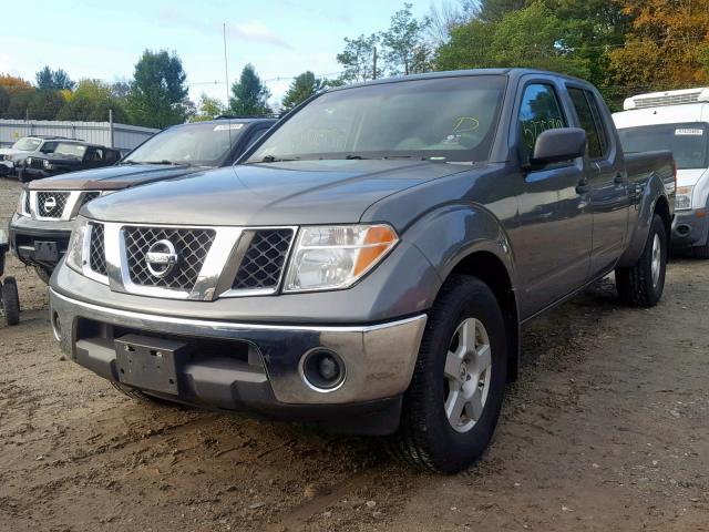 1N6AD09W18C444771 - 2008 NISSAN FRONTIER C GRAY photo 2