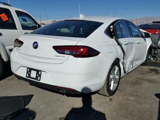 W04GL6SX8J1133551 - 2018 BUICK REGAL PREF WHITE photo 4