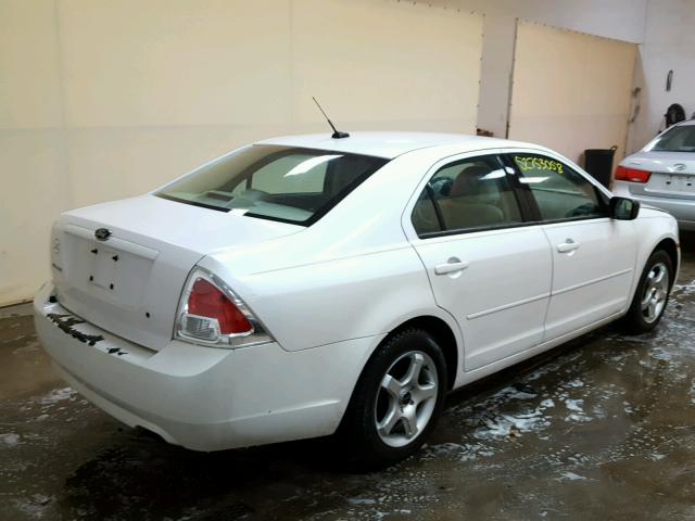 3FAHP06Z09R219564 - 2009 FORD FUSION S WHITE photo 4