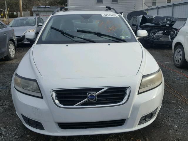 YV1MW382282382128 - 2008 VOLVO V50 2.4I WHITE photo 9