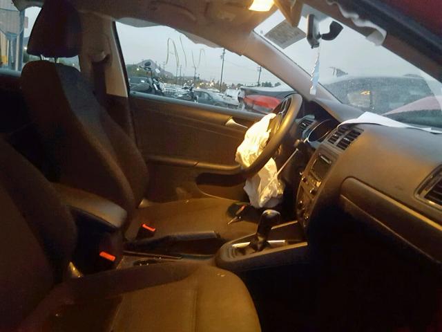 3VW2K7AJ7FM422210 - 2015 VOLKSWAGEN JETTA BASE RED photo 5