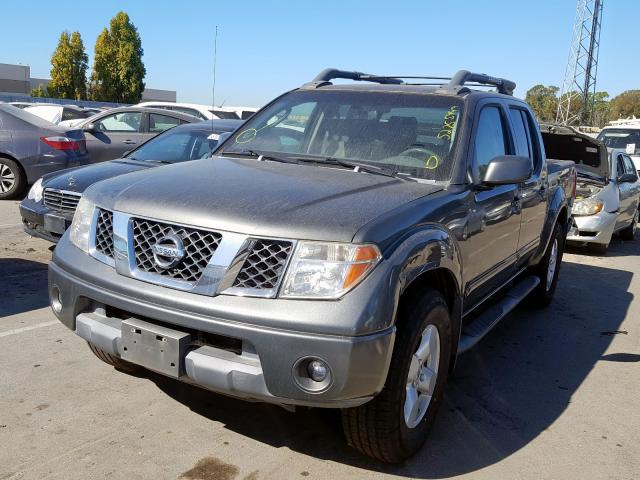 1N6AD07W85C463252 - 2005 NISSAN FRONTIER C GREEN photo 2