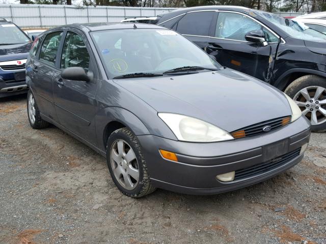 3FAFP37302R173825 - 2002 FORD FOCUS ZX5 GRAY photo 1