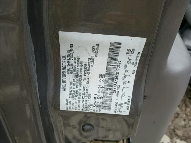 3FAFP37302R173825 - 2002 FORD FOCUS ZX5 GRAY photo 10