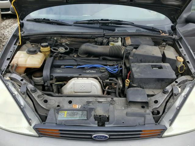 3FAFP37302R173825 - 2002 FORD FOCUS ZX5 GRAY photo 7