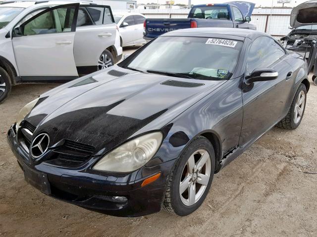 WDBWK54F06F084471 - 2006 MERCEDES-BENZ SLK 280 BLACK photo 2