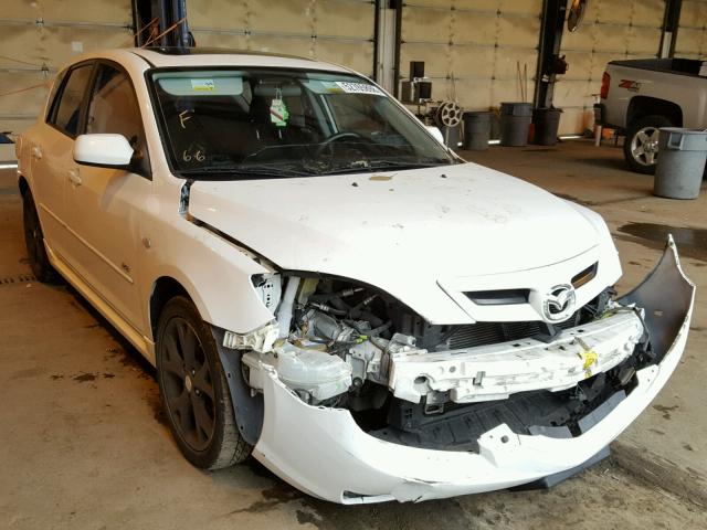 JM1BK343381835153 - 2008 MAZDA 3 HATCHBAC WHITE photo 1