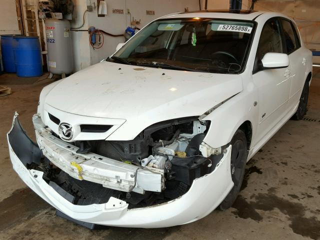 JM1BK343381835153 - 2008 MAZDA 3 HATCHBAC WHITE photo 2