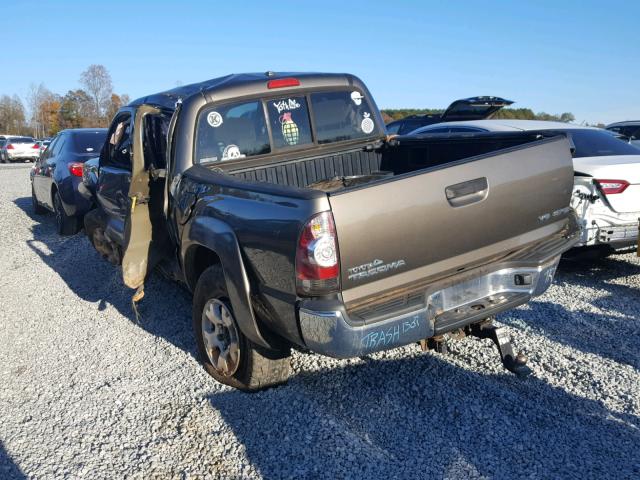 3TMLU4ENXAM045717 - 2010 TOYOTA TACOMA DOU BROWN photo 3