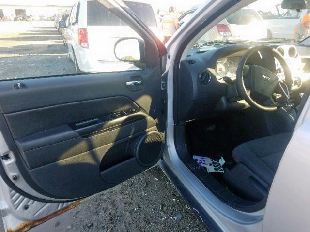 1J4FF47B59D202503 - 2009 JEEP COMPASS SP SILVER photo 9