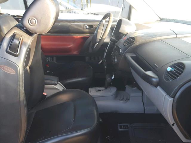 3VWBM31Y15M310453 - 2005 VOLKSWAGEN NEW BEETLE შავი ფოტო 5