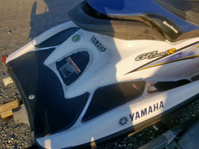 YAMA3419E404 - 2004 YAMAHA WAVERUNNER WHITE photo 9