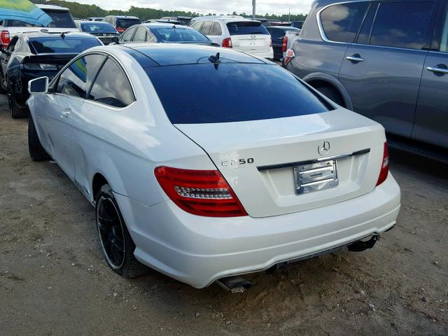 WDDGJ4HB3CF765073 - 2012 MERCEDES-BENZ C 250 WHITE photo 3