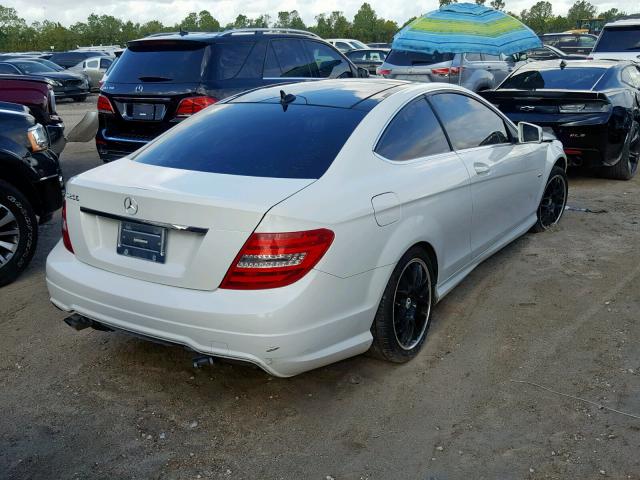 WDDGJ4HB3CF765073 - 2012 MERCEDES-BENZ C 250 WHITE photo 4