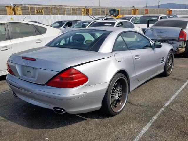 WDBSK75F04F080443 - 2004 MERCEDES-BENZ SL 500 SILVER photo 4