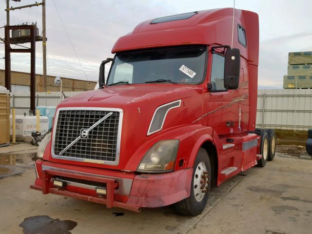 4V4NC9GH63N349379 - 2003 VOLVO VN VNL RED photo 2