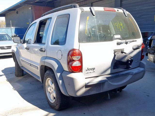 1J4GL48516W149868 - 2006 JEEP LIBERTY SP SILVER photo 3