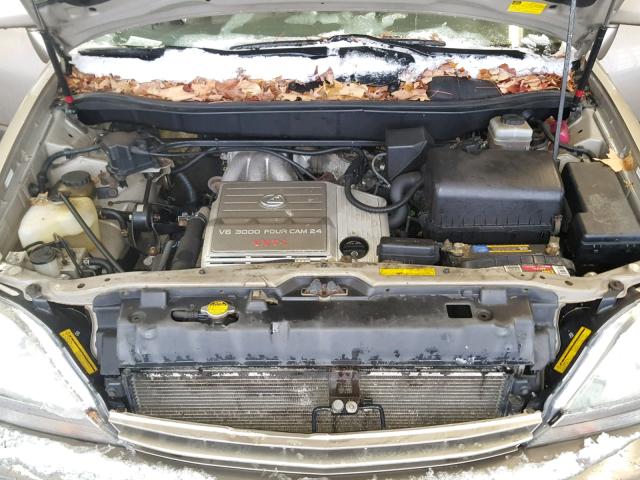 JTJHF10U010186387 - 2001 LEXUS RX 300 GOLD photo 7