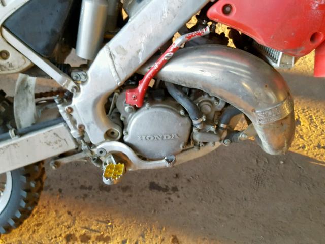 JH2JE01351M303971 - 2001 HONDA CR125 R RED photo 5