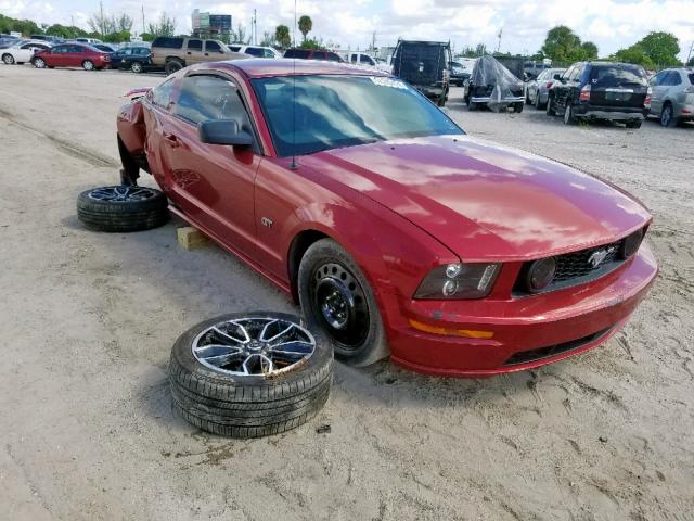 1ZVFT82H965219891 - 2006 FORD MUSTANG GT RED photo 1