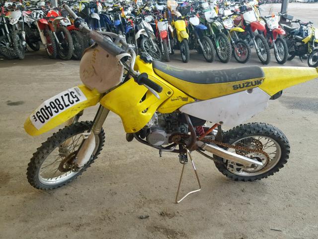 LM1RD16C031100668 - 2003 SUZUKI RM85 YELLOW photo 3