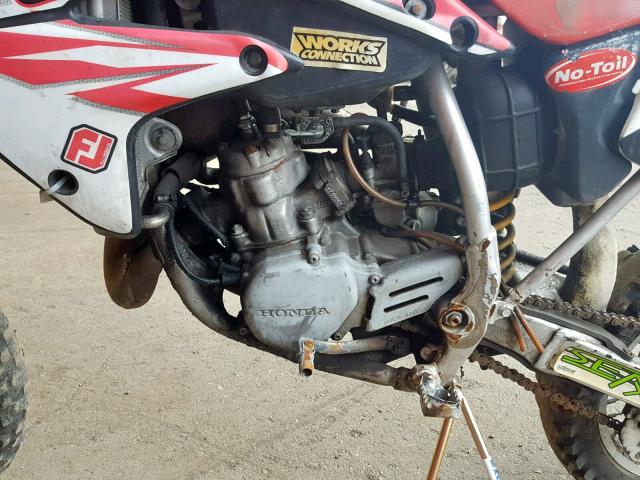 JH2HE07C73K002056 - 2003 HONDA CR85 R RED photo 6