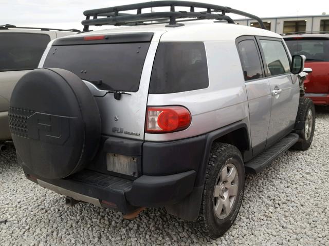 JTEZU11F970012898 - 2007 TOYOTA FJ CRUISER SILVER photo 4