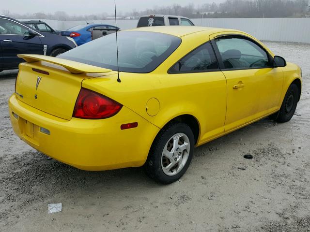 1G2AL15FX77239771 - 2007 PONTIAC G5 YELLOW photo 4