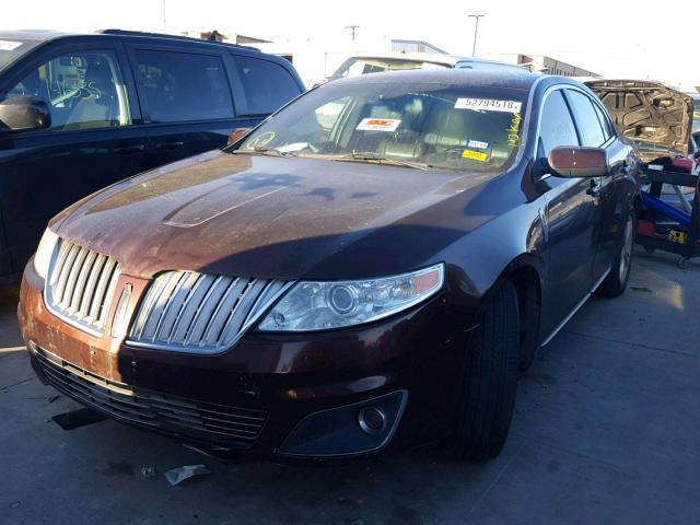 1LNHL9DR2AG610560 - 2010 LINCOLN MKS BURGUNDY photo 2